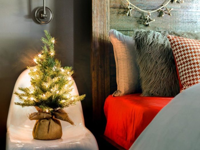 How to decorate a small apartment for chrismas