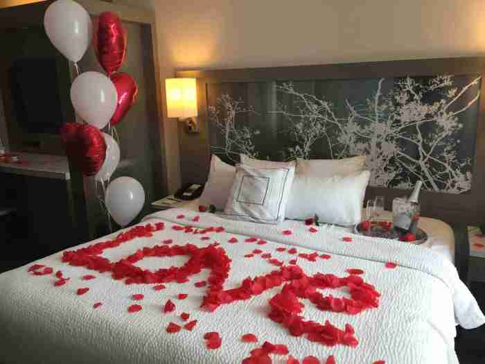 How to decorate a bedroom for valentines day