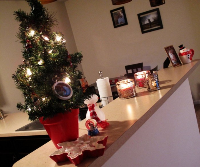 How to decorate your small apartment for christmas